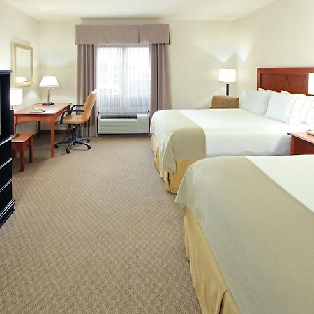 Holiday Inn Express & Suites Pine Bluff/Pines Mall By Ihg Exterior photo