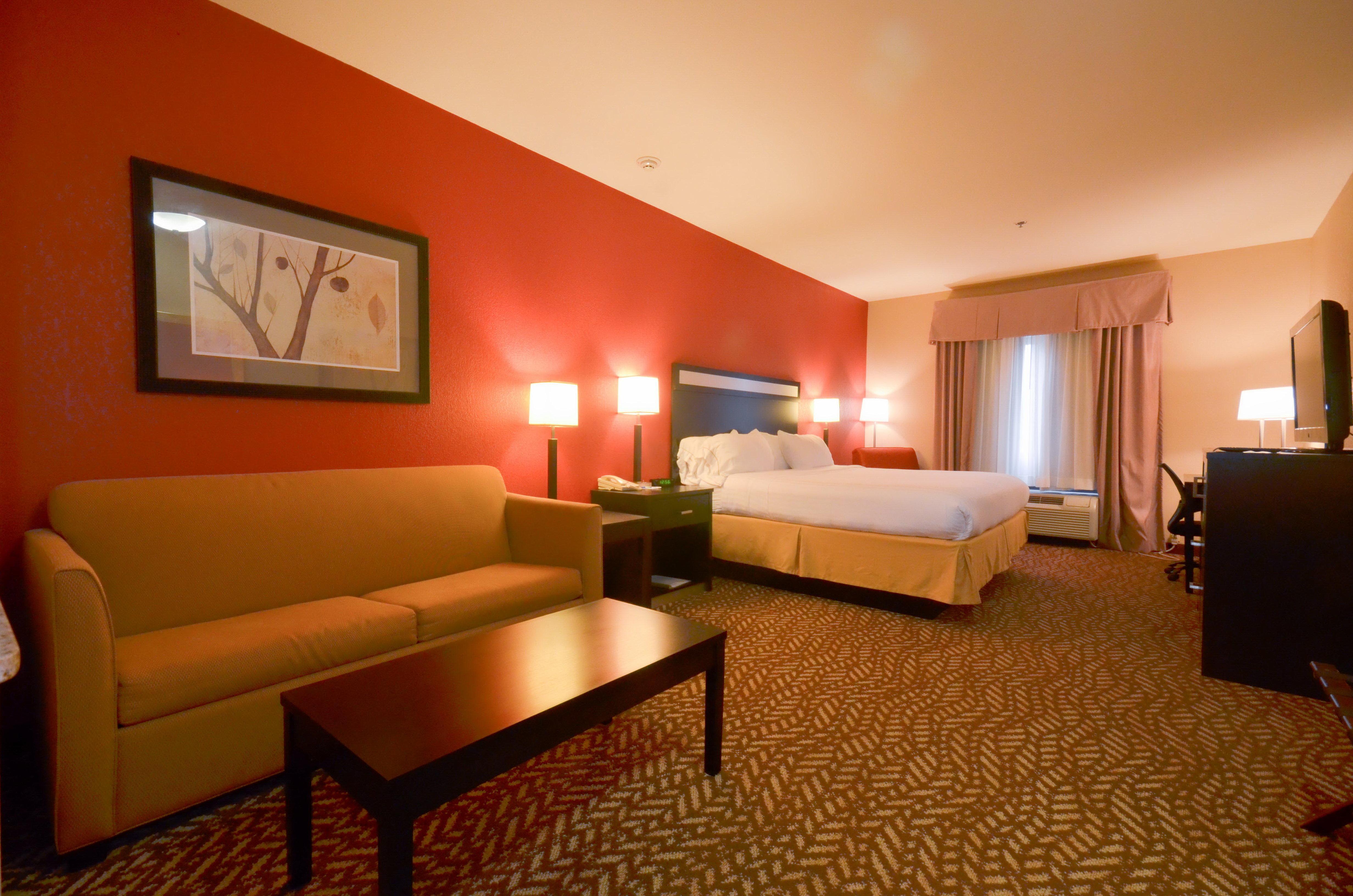 Holiday Inn Express & Suites Pine Bluff/Pines Mall By Ihg Exterior photo